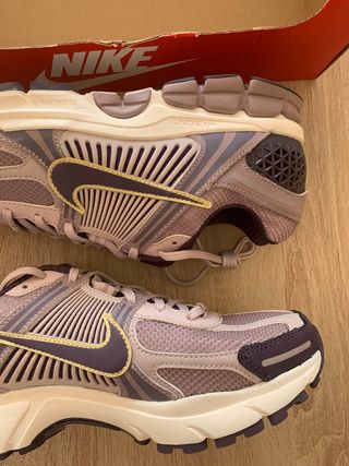 Nike Zoom Vomero 5 "Platinum Violet" (T. 42,5EU)