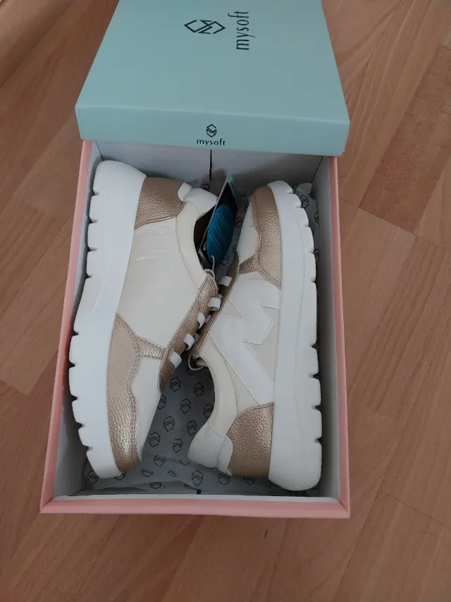 Zapatillas Mysoft blancas y doradas n. 38