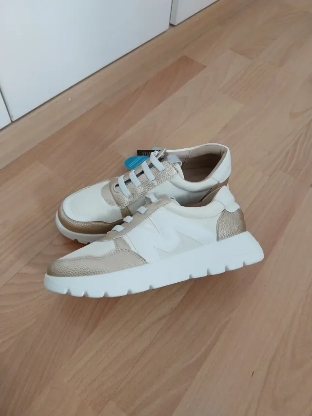 Zapatillas Mysoft blancas y doradas n. 38