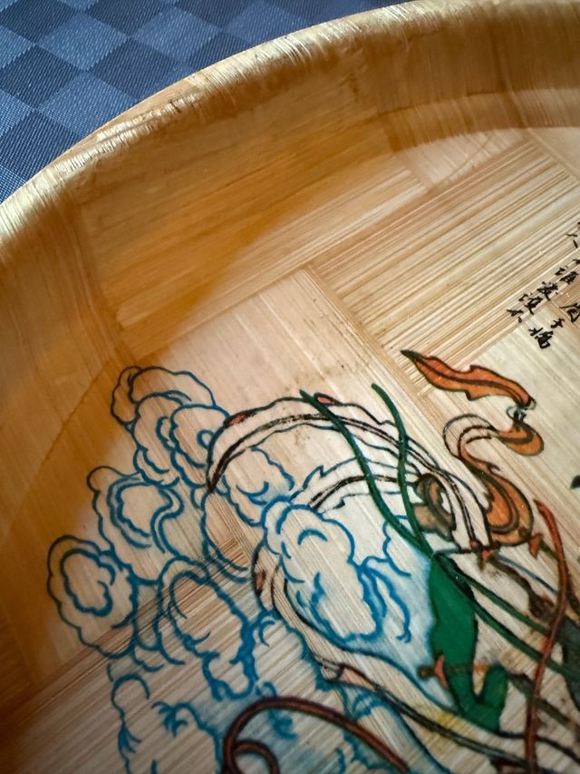 Vassoio in bambù con decoro 