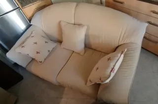 Pareja de sofás de tela beige