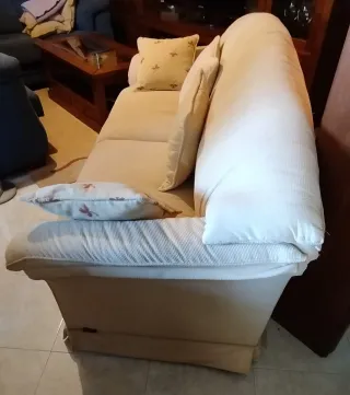 Pareja de sofás de tela beige