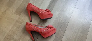 Zapatos de tacón peep toe naranjas