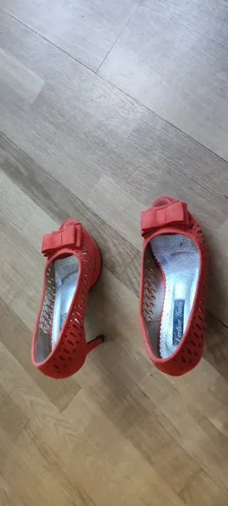 Zapatos de tacón peep toe naranjas