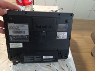 Portátil Toshiba NB100 Negro/Plateado