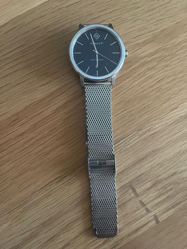 Reloj Gant esfera azul correa milanesa plateada