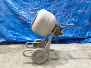 Hormigonera pequeña