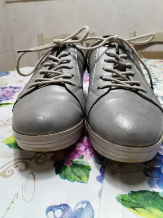 Zapatos de mujer con plataforma plateados