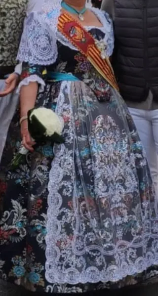 Traje de Fallera