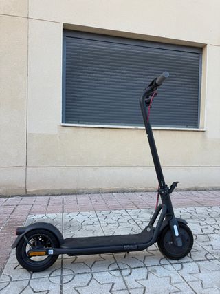 Patinete eléctrico negro
