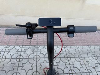 Patinete eléctrico negro