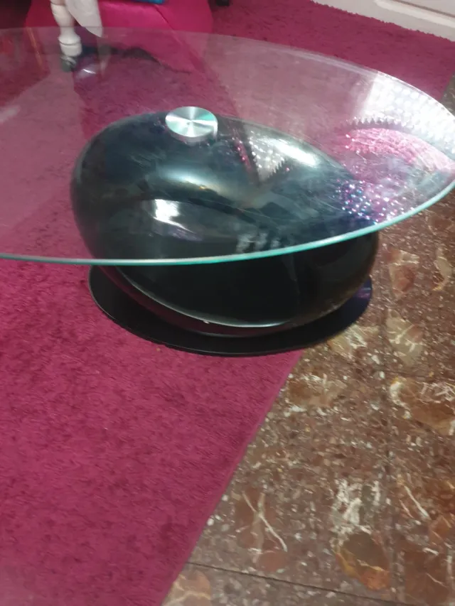 Mesa centro cristal y madera negra medida 110 ×60