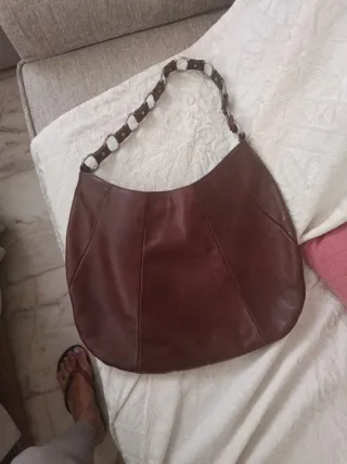 Bolso de piel marrón