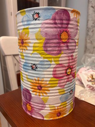 Lata Decorada a Mano, manualidad con servilletas. 