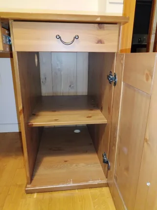 Mesa de escritorio de madera de Ikea