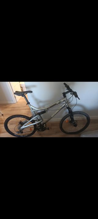 Bicicleta doble suspensión y frenos disco