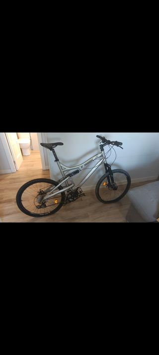Bicicleta doble suspensión y frenos disco