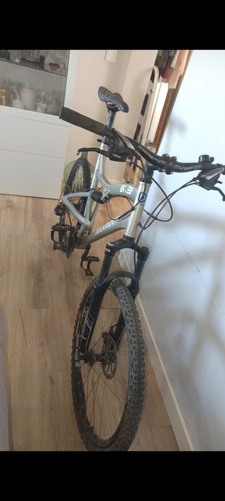 Bicicleta doble suspensión y frenos disco