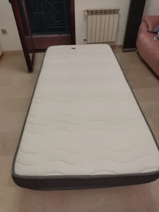 Colchon y Somier 90cm Metal y Madera