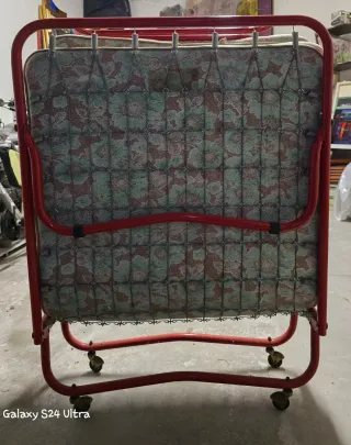 Letto pieghevole con ruote