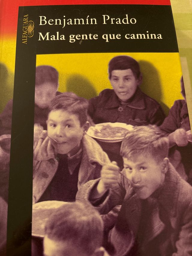 Mala gente que camina (HISPANICA) (Spanish Edit...