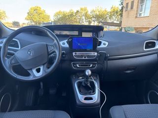 Renault Grand Scenic 2010