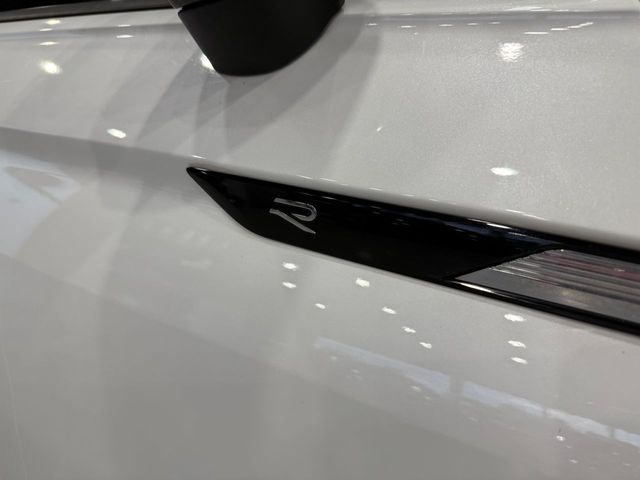 Volkswagen Tiguan R 2.0 TSI 235 kW (320 CV) DSG 4Motion – FULL FULL !!! - Escape Akrapovič