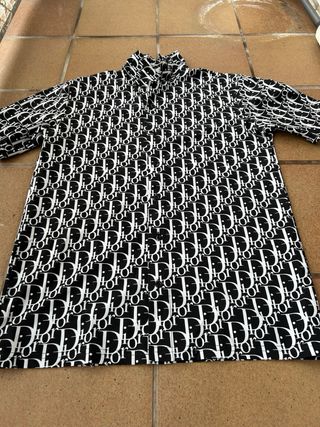 Camisa Negra y Blanca