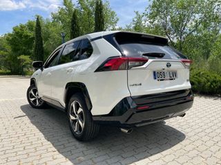 TOYOTA Rav4 2.5l PLUGIN 300PH eCVT Advance