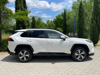 TOYOTA Rav4 2.5l PLUGIN 300PH eCVT Advance