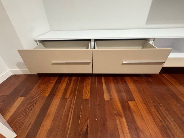 Muebles salón melamina blanco y visón