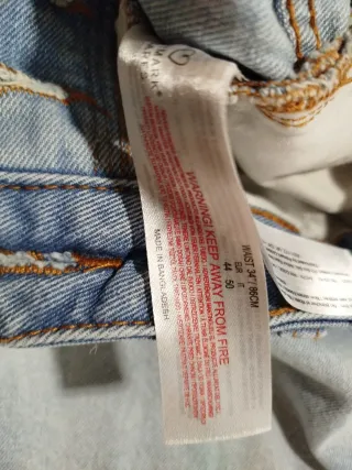 Bermuda vaquera hombre T.34 (44) Primark como nuev