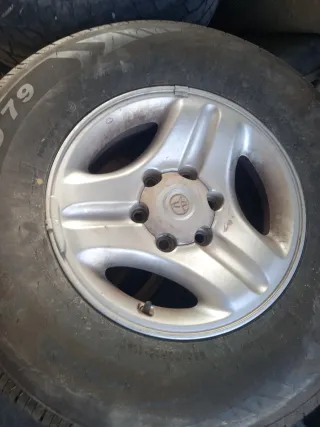 4 Llantas Toyota Land Cruiser 90 con neumaticos 