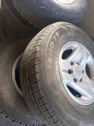 4 Llantas Toyota Land Cruiser 90 con neumaticos 