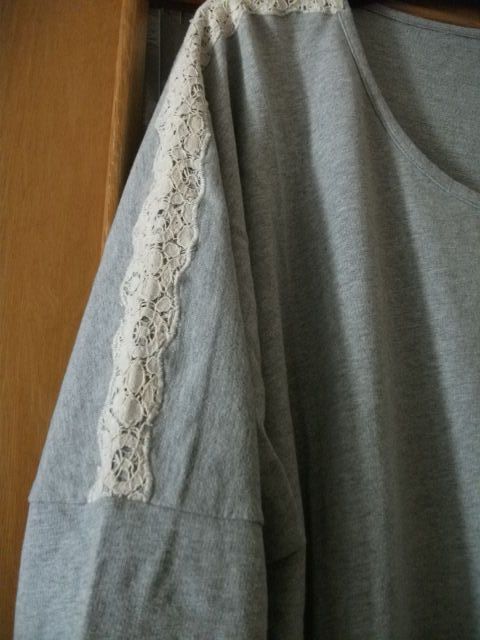 Pantalones, blusas, camisetas, camisón, bata casa.