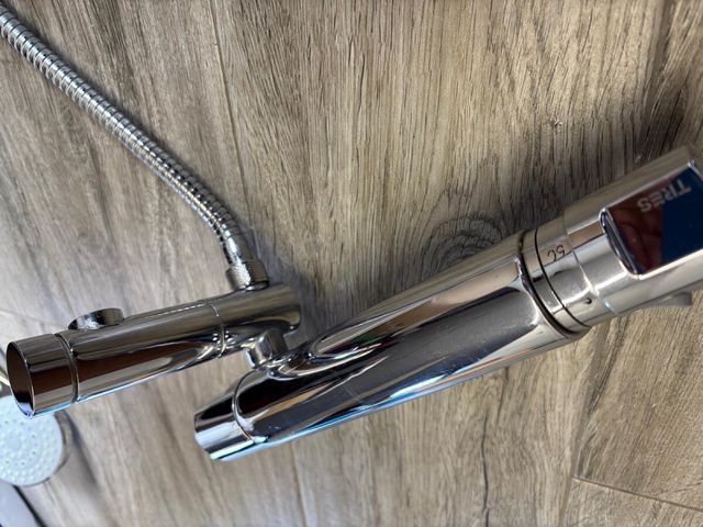 Grifo Termostático Bañera TRES con ducha