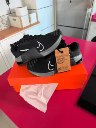 Zapatillas Nike Negras y Grises