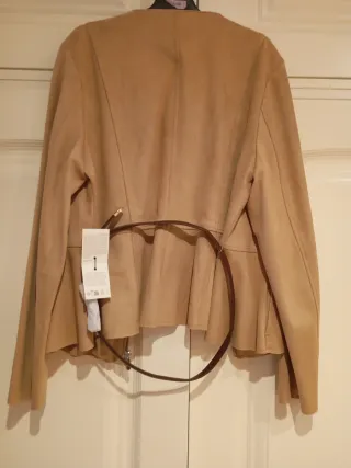 Cazadora Zara ante beige nueva