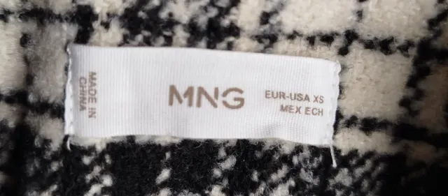 Abrigo MNG Talla XS + Gorro y Manoplas H&M