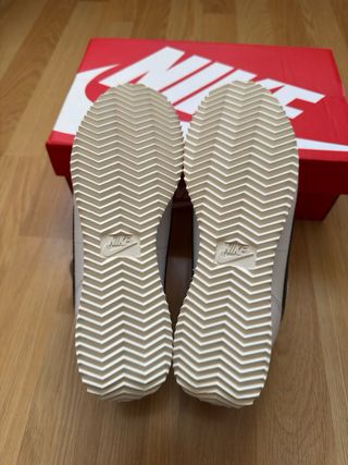 Zapatillas Nike Cortez Blancas y Negras