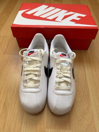 Zapatillas Nike Cortez Blancas y Negras