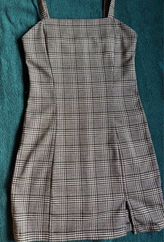 Vestido corto a cuadros gris