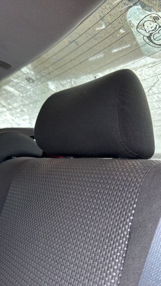 Reposacabezas Toyota Avensis