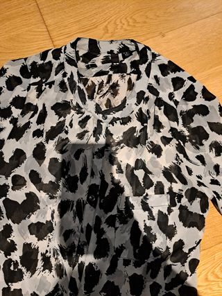 Camiseta mujer estampado leopardo gris