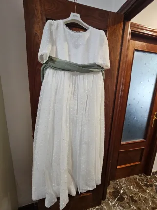 Vestido de comunión blanco con fajín verde t-18