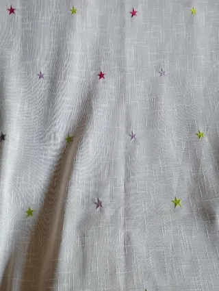 Pacchetto bianco cieco con stelle