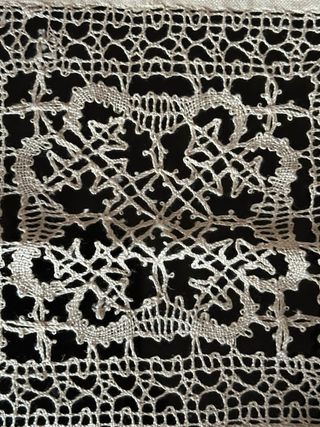 Centrotavola al tombolo antico