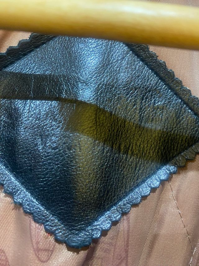 Cazadora de piel 100% negra