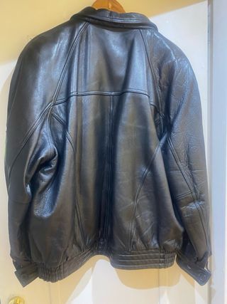 Cazadora de piel 100% negra 