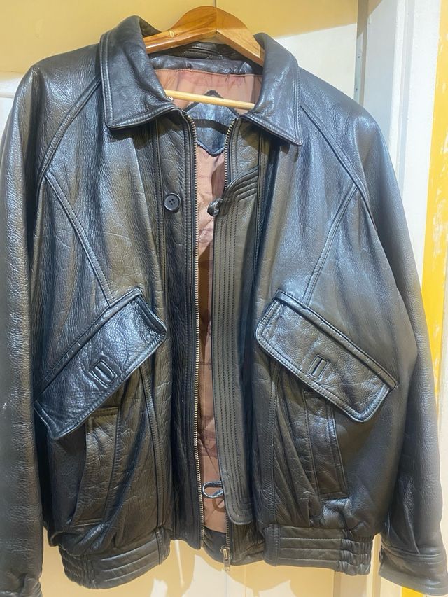 Cazadora de piel 100% negra